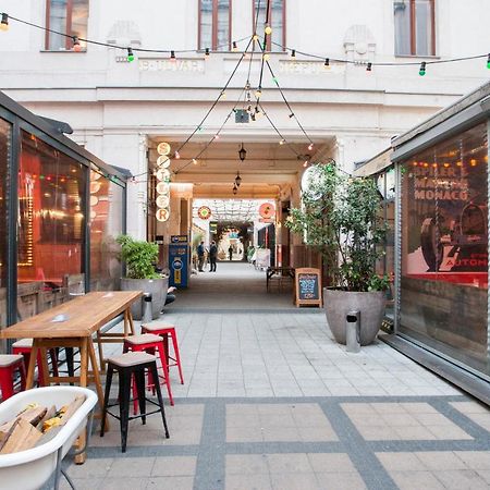 Inviting Flat In The Heart Of Town Apartment Budapest Exterior photo