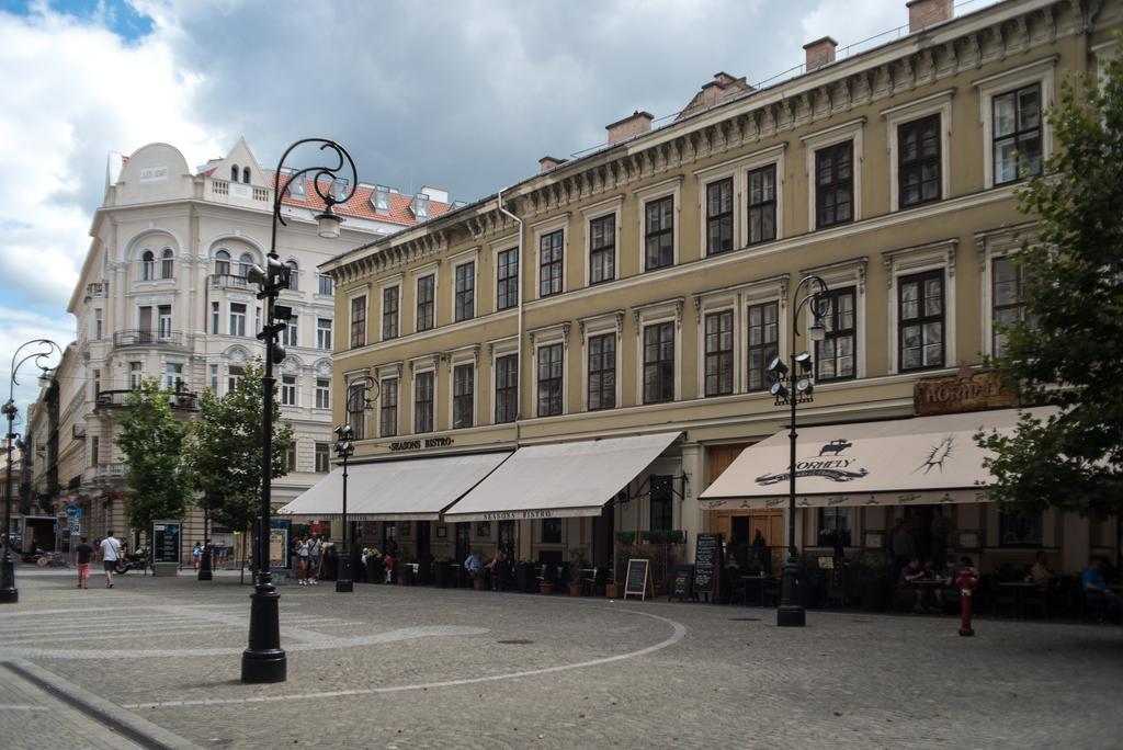 Inviting Flat In The Heart Of Town Apartment Budapest Exterior photo