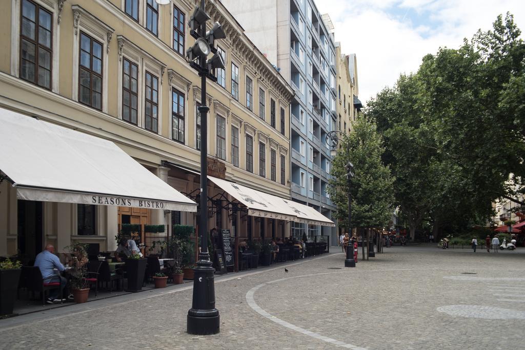 Inviting Flat In The Heart Of Town Apartment Budapest Exterior photo