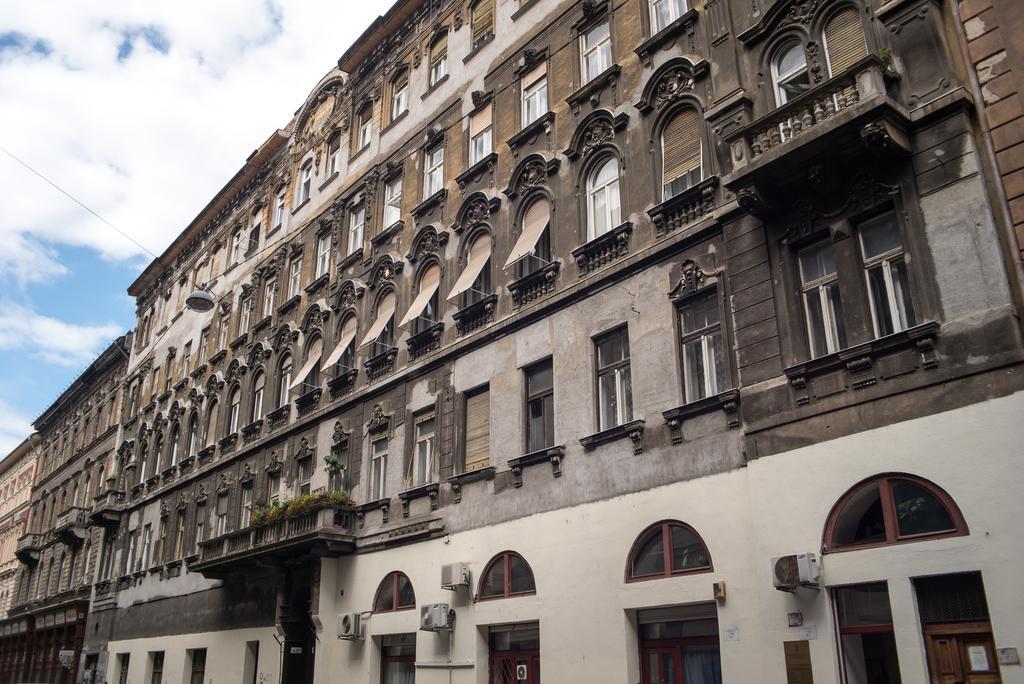 Inviting Flat In The Heart Of Town Apartment Budapest Exterior photo